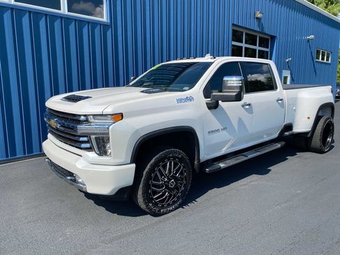 Used 2022 Chevrolet Silverado 3500 High Country image 2