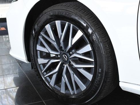 Used 2025 Nissan Altima 2.5 SV FWD image 32