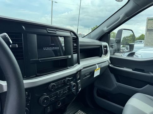 New 2025 Ford F350 XL w/ XL Chrome Package image 10