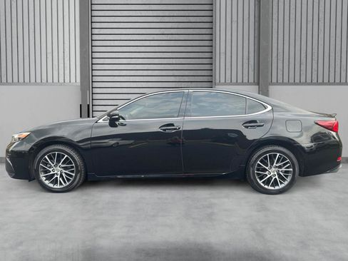 Used 2017 Lexus ES 350 w/ Navigation System Package FWD image 31