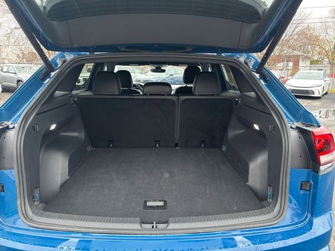 Used 2025 Volkswagen Atlas Cross Sport SE image 31