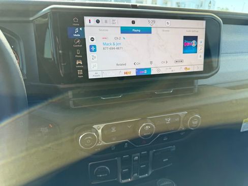 New 2026 Jeep Gladiator Sport AWD/4WD image 18
