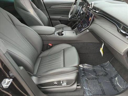 Used 2025 Maserati Grecale Modena AWD/4WD image 21