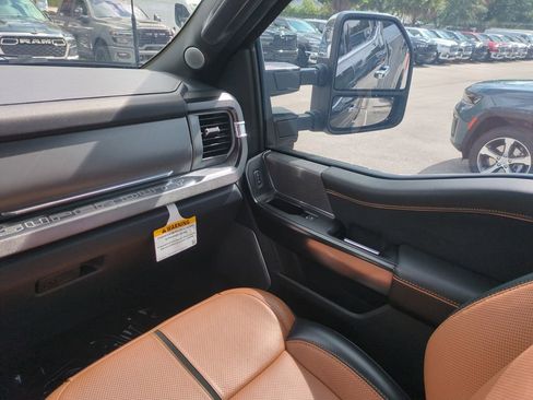 Used 2024 Ford F250 Platinum AWD/4WD image 18