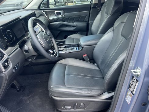 Used 2023 Kia Sorento SX image 9