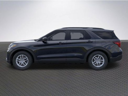 New 2026 Ford Explorer Active RWD image 3