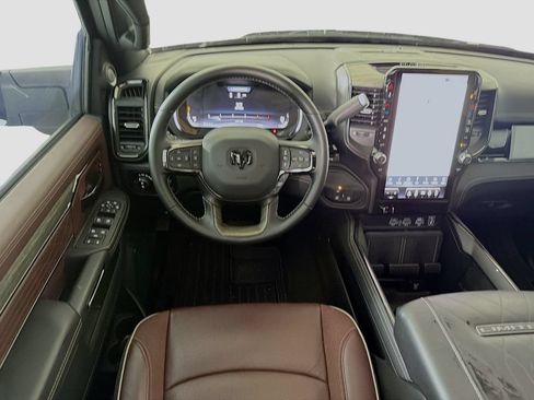 Used 2025 RAM 2500 Limited AWD/4WD image 26