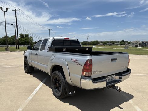 Used 2005 Toyota Tacoma 4x4 Access Cab image 2