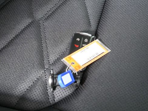 New 2026 Volkswagen Atlas Peak Edition image 38