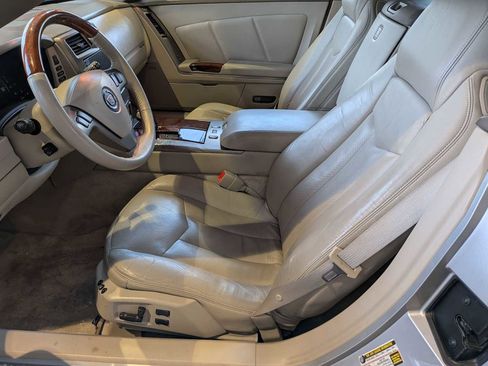 Used 2005 Cadillac XLR image 14
