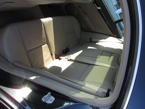 Used 2014 Mercedes-Benz C 300 4MATIC Sedan image 17