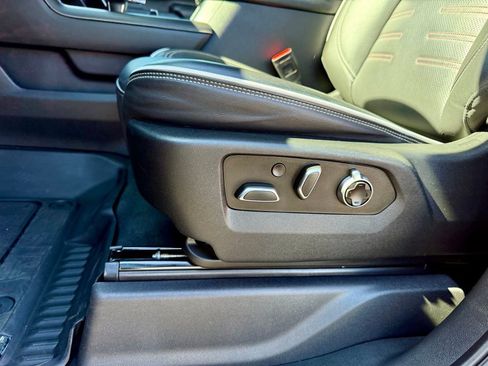 Used 2022 GMC Sierra 1500 AT4X image 64