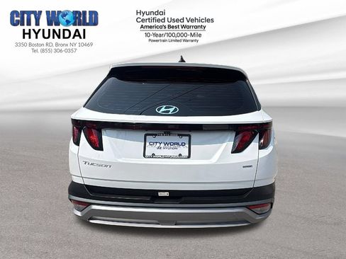 Used 2025 Hyundai Tucson SE AWD/4WD image 4