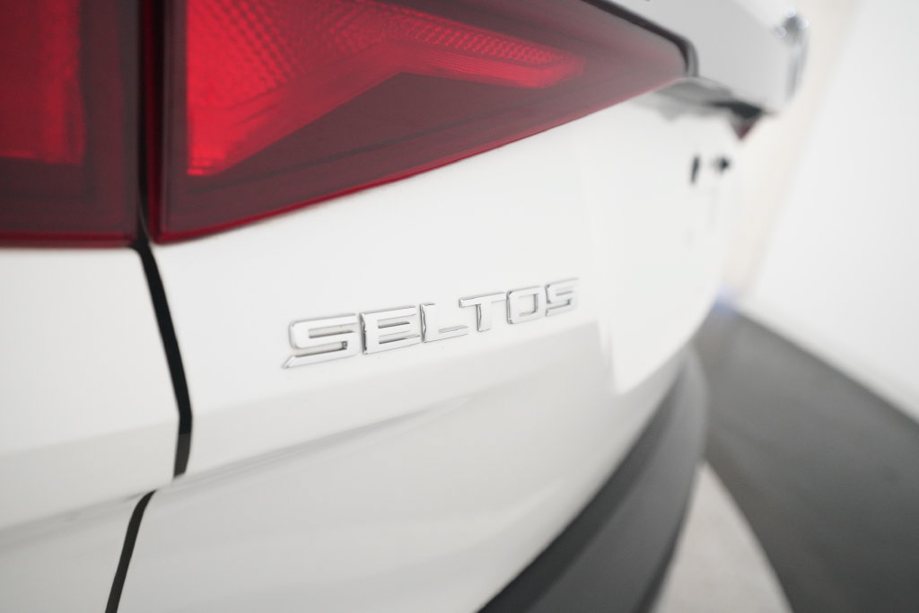 Used 2021 Kia Seltos LX AWD/4WD image 31