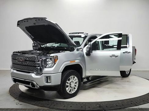 Used 2023 GMC Sierra 3500 Denali w/ Denali Ultimate Package AWD/4WD image 11