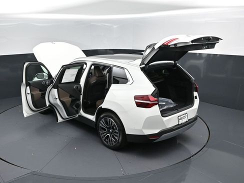 New 2026 BMW X3 xDrive30 w/ Convenience Package image 2