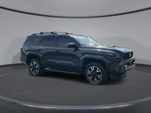 Used 2025 Toyota 4Runner TRD Sport Premium AWD/4WD image 2