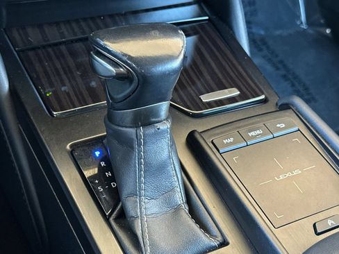 Used 2019 Lexus ES 300h w/ Accessory Package 2 FWD image 22