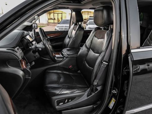 Used 2015 Cadillac Escalade Luxury image 32