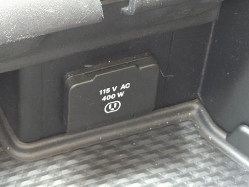 Used 2019 RAM 1500 Laramie AWD/4WD image 13