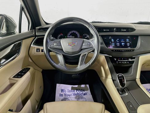 Used 2019 Cadillac XT5 FWD image 21