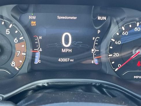Used 2024 Jeep Compass Trailhawk AWD/4WD image 38