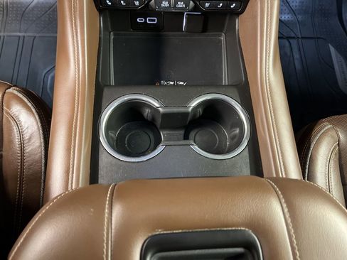 Used 2021 Chevrolet Tahoe High Country w/ Premium Package image 15