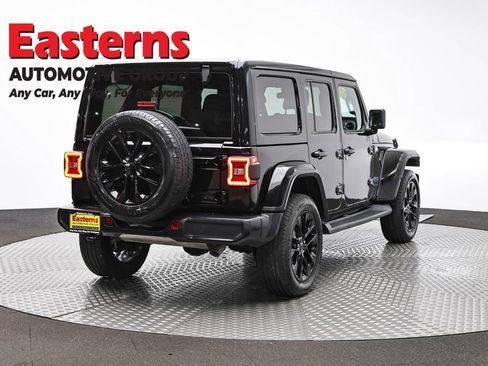 Used 2025 Jeep Wrangler Unlimited Sahara image 5