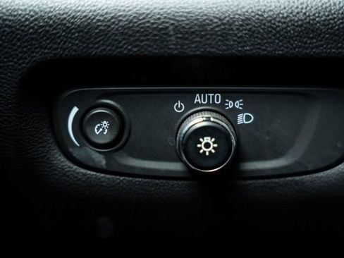 Used 2023 Chevrolet Traverse LT AWD/4WD image 18