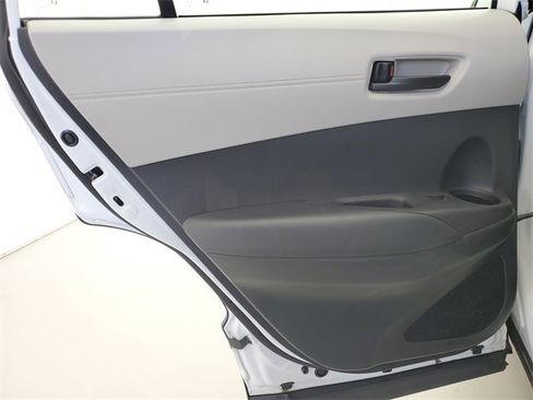 Used 2022 Toyota Corolla Cross L image 15