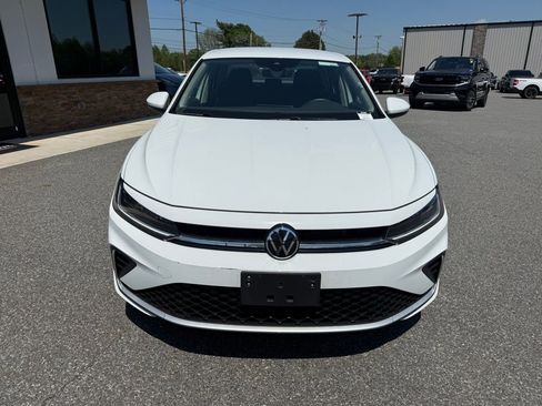 Used 2025 Volkswagen Jetta S image 10