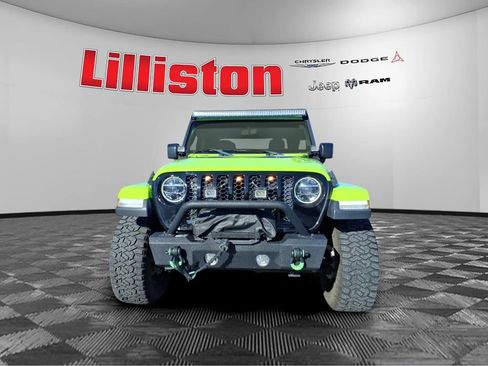 Used 2021 Jeep Gladiator Willys image 6