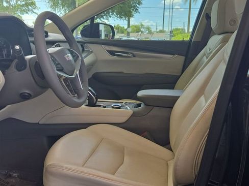Certified 2022 Cadillac XT5 Premium Luxury FWD image 21