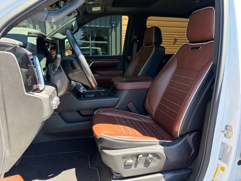 Used 2024 GMC Sierra 2500 Denali Ultimate AWD/4WD image 13