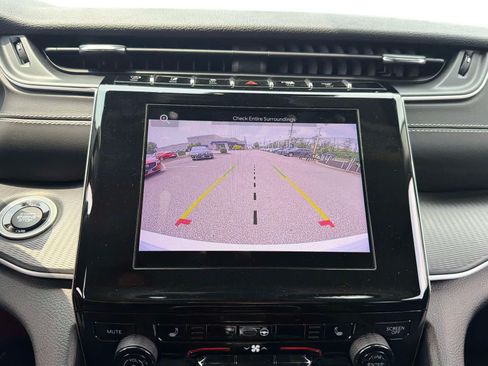 Used 2023 Jeep Grand Cherokee Laredo w/ Luxury Tech Group I AWD/4WD image 23