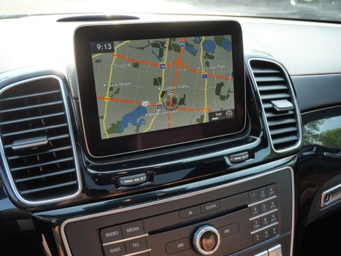 Used 2017 Mercedes-Benz GLE 400 4MATIC image 22
