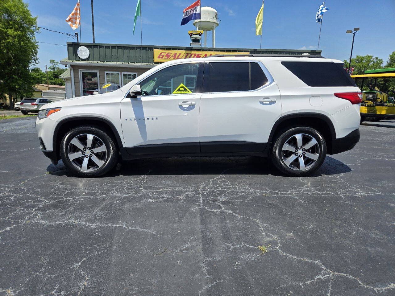 Used 2019 Chevrolet Traverse LT w/ LT Premium Package FWD image 4