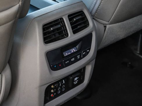 Used 2017 Honda Pilot Touring image 23