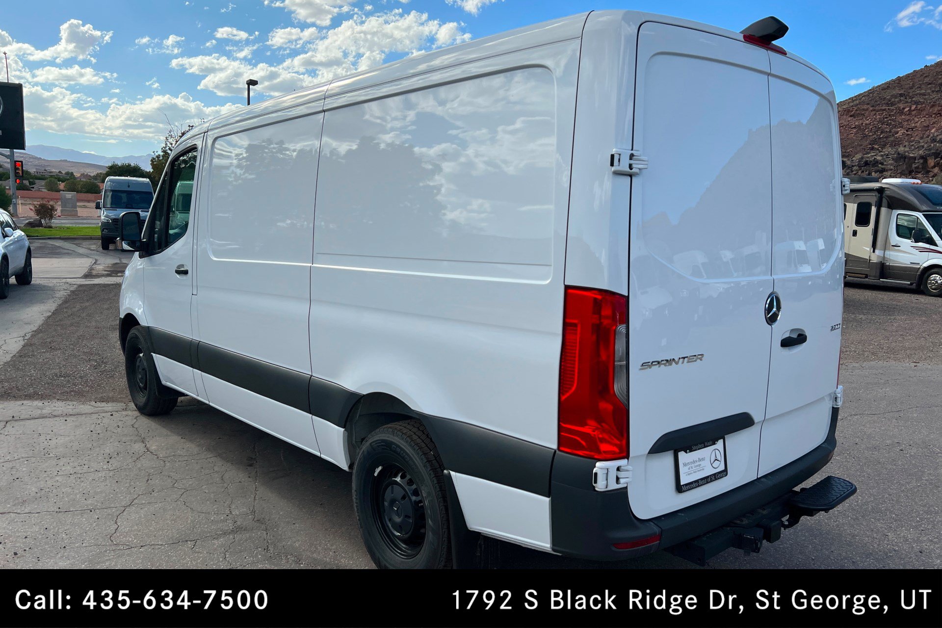 Used 2025 Mercedes-Benz Sprinter 2500 image 3