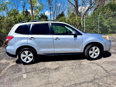Used 2014 Subaru Forester 2.5i Premium w/ Popular Package #2 AWD/4WD image 2