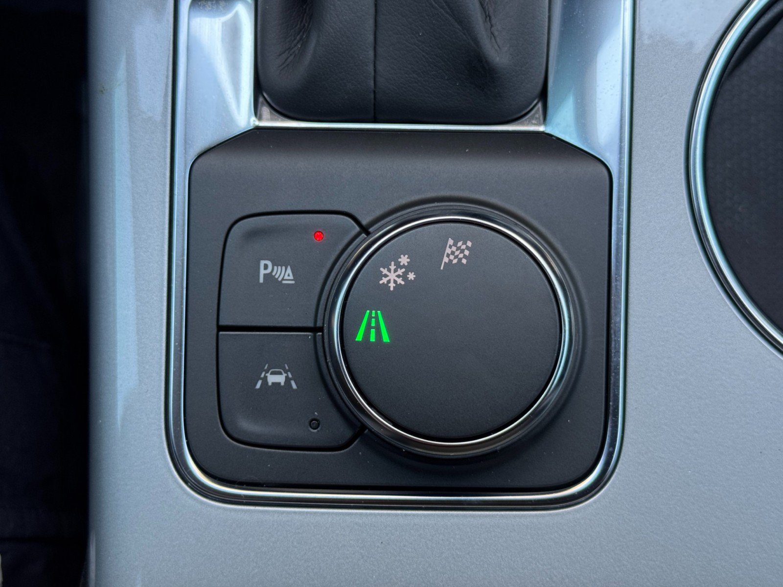 Used 2026 Chevrolet Blazer LT w/ Convenience Package FWD image 30