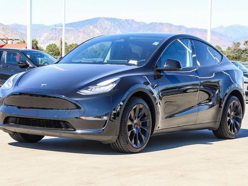 Used 2022 Tesla Model Y Long Range AWD/4WD image 6