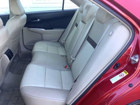 Used 2013 Toyota Camry XLE w/ Leather Pkg FWD image 13