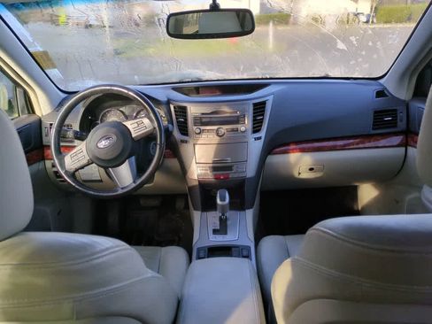 Used 2011 Subaru Outback 2.5i Limited w/ PWR Moonroof Pkg image 5
