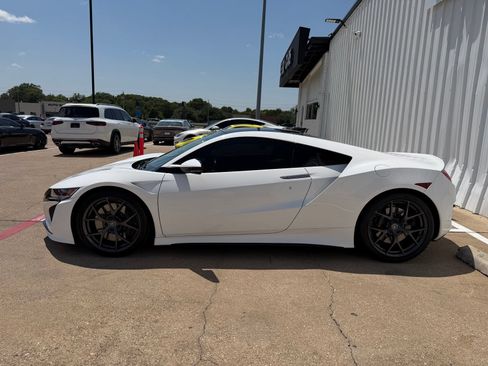 Used 2017 Acura NSX AWD/4WD image 3