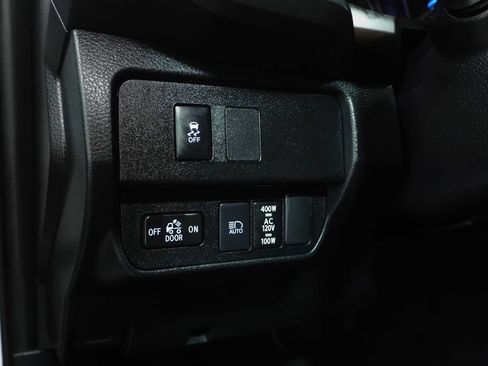 Used 2020 Toyota Tacoma TRD Off-Road w/ Technology Package AWD/4WD image 22