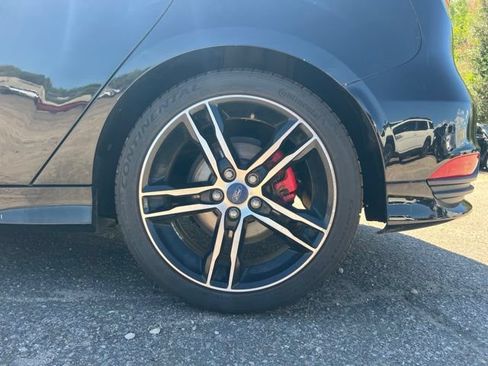Used 2016 Ford Focus ST w/ Equipment Group 401A FWD image 14