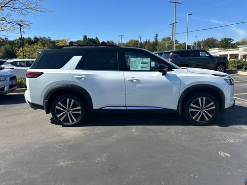 New 2025 Nissan Pathfinder Platinum w/ Cargo Package image 6