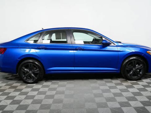 Certified 2023 Volkswagen Jetta SE FWD image 3