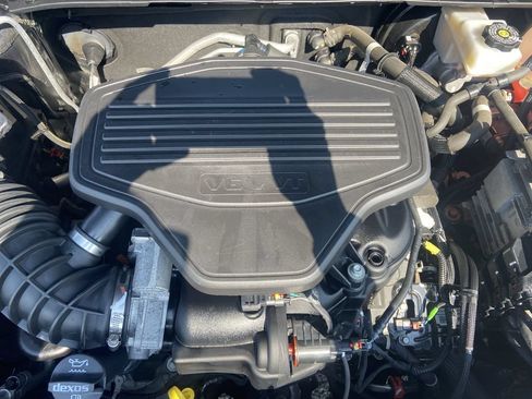 Certified 2021 Chevrolet Blazer LT AWD/4WD image 29